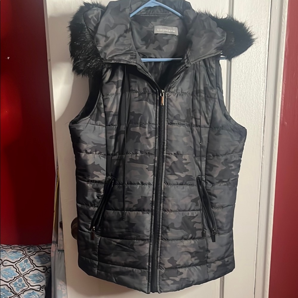 Bagatelle Black Camouflage Puffer Vest w pockets & fur lined hood